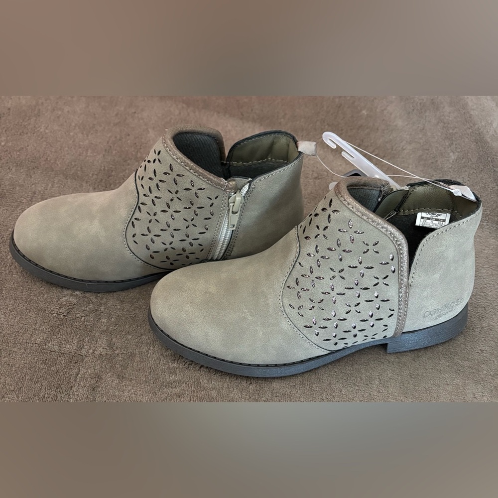 NWT OshKosh B'gosh Taupe Booties Size 2